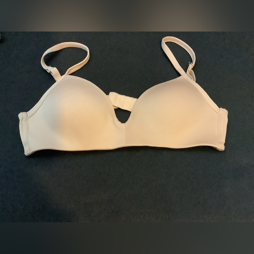 Women’s Hanes bra size 32 a